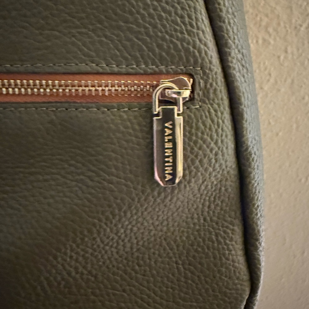 Valentina Vintage Olive Green and Tan Italian Leather Shoulder Bag - Picture 5 of 9